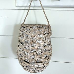 Hanging basket